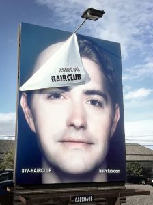 Bảng quảng cáo đứng của Hair Club