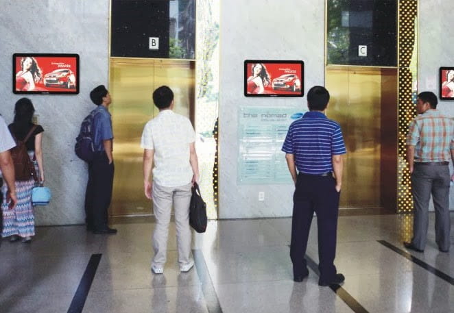 Một số hình thức quảng cáo thang máy chung cư tại HCM