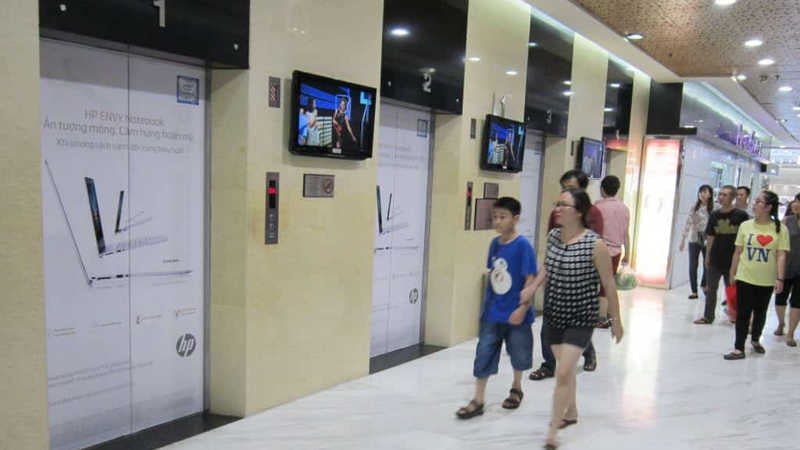 Trung tâm thương mại phù hợp cho quảng cáo thang máy