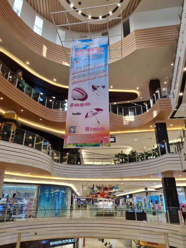 Quảng cáo tại Vạn Hạnh Mall