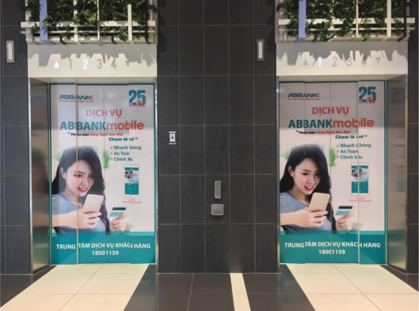 Hình ảnh thực tế quảng cáo thang máy tại Aeon Mall