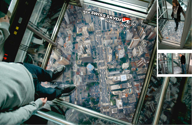 Ý tưởng quảng cáo thang máy ấn tượng của Swiss Skydive