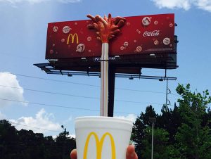 Các biển quảng cáo của McDonald's chưa bao giờ làm ta thất vọng