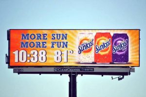 Biển quảng cáo tự cập nhật thời gian và nhiệt độ của Sunkist