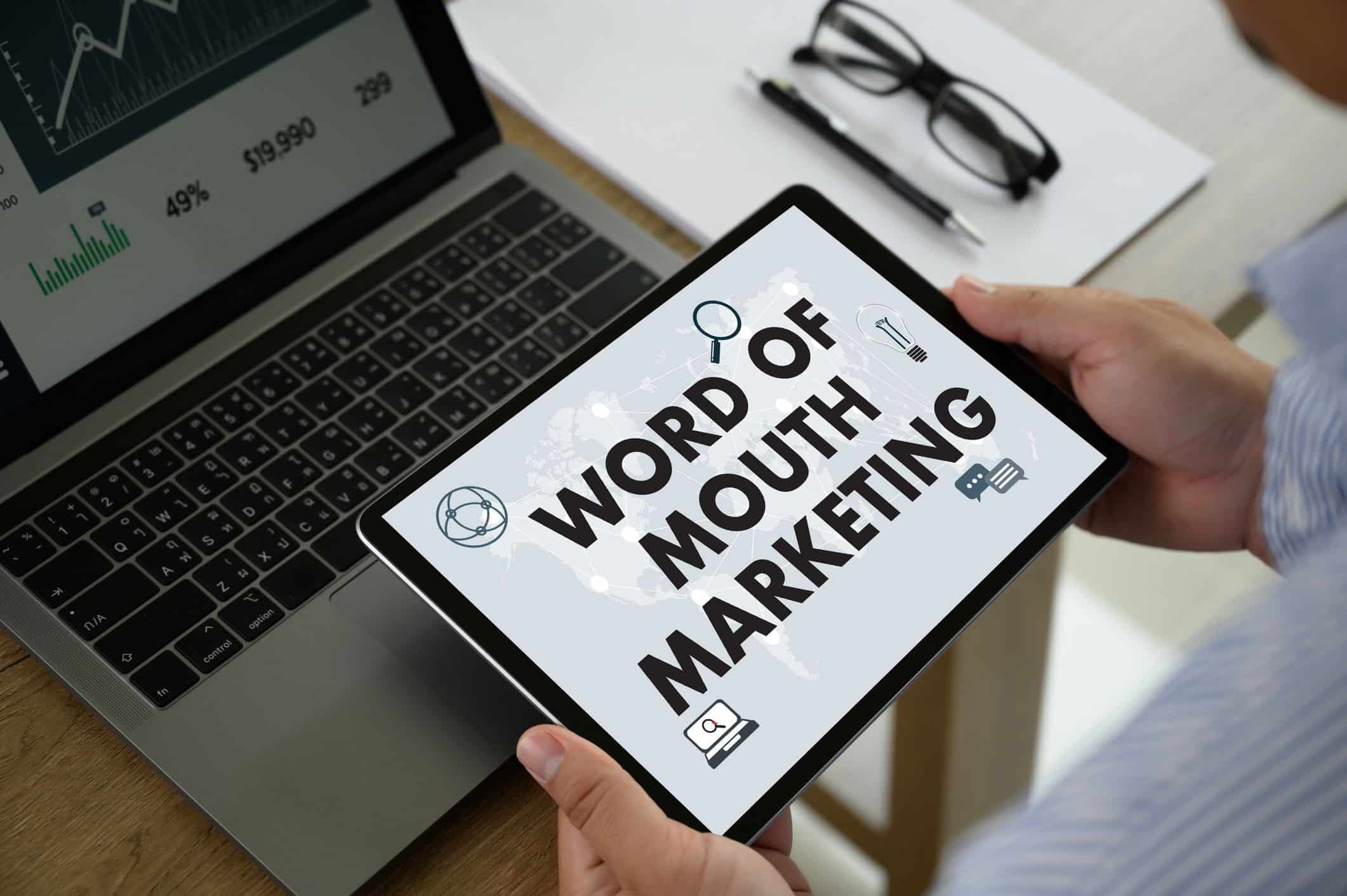 Word Of Mouth Marketing (WOMM) là gì?