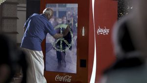 Experiential Marketing- Coca-Cola: Cỗ máy Thế giới Nhỏ