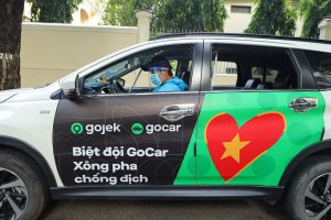 Quảng cáo 4 cánh trên xe taxi GoCar