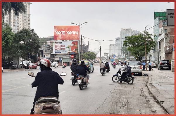 Biển quảng cáo khu vực số 2 Láng Hạ, Đống Đa, Hà Nội