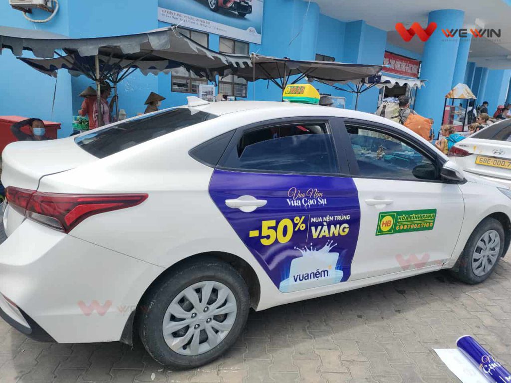 Quảng cáo trên taxi truyền thống Vua Nệm WeWin 11