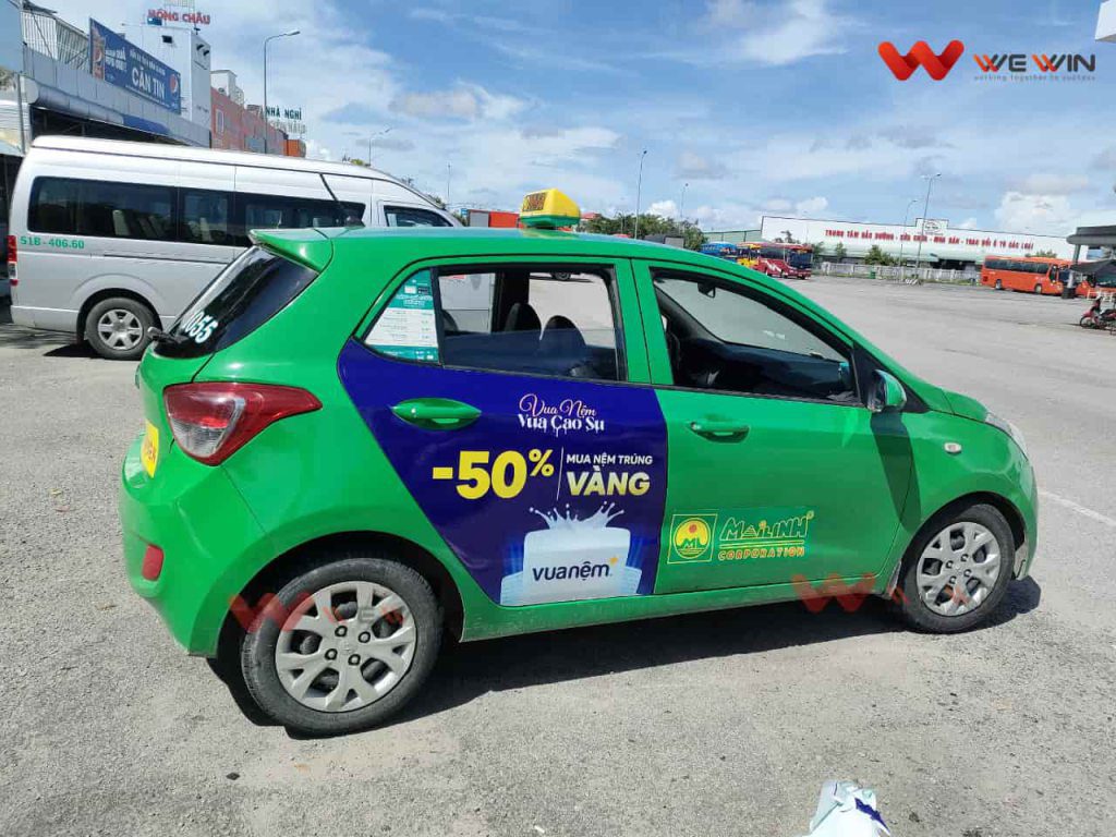 Quảng cáo trên taxi truyền thống Vua Nệm WeWin 7