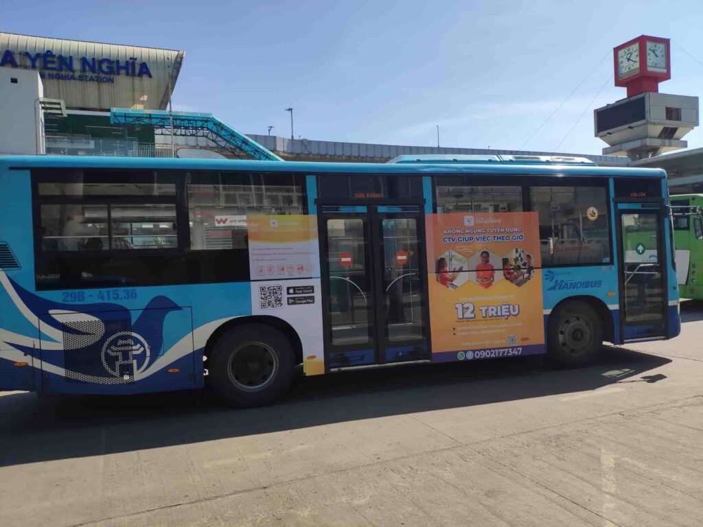 quảng cáo xe bus bTaskee (2)