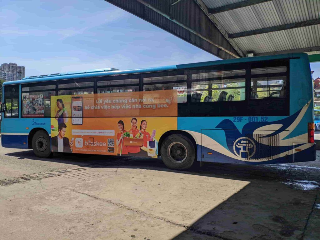 quảng cáo xe bus bTaskee (3)
