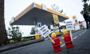 Đồng thương hiệu Lego và Shell