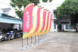 Ưu điểm của quảng cáo ngoài trời bằng phướn